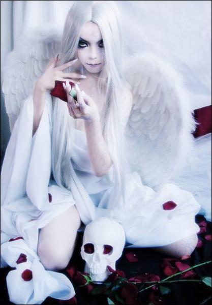 gothique blanc